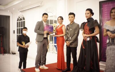 Mahasiswa FE meraih penghargaan “The Best Costume”